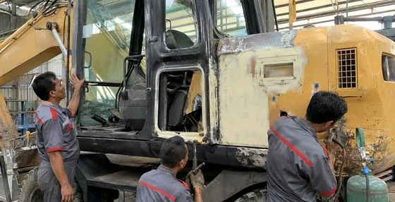 Perbaikan Cabin Excavator dan Loader: Apa yang Perlu Diperhatikan?